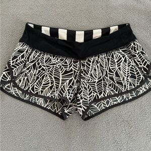 Lululemon Speed Short - Size 8 - Black/White Print
